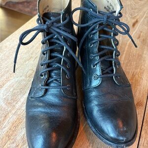 FRYE AND CO. Black Leather Lace Up Boots